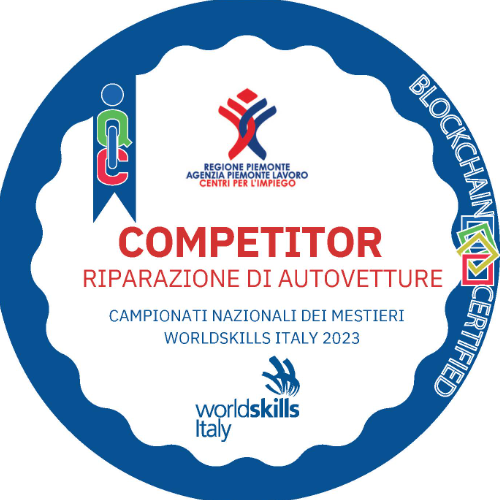 Competitor Riparazione di autovetture ai Campionati dei Mestieri WorldSkills Italy 2023.